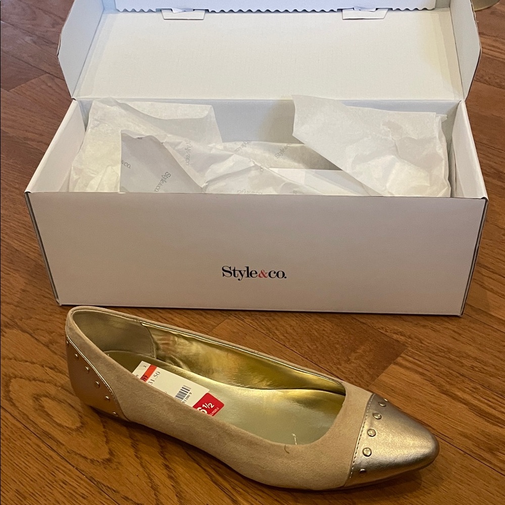 Style & Co Tan and Gold Flats